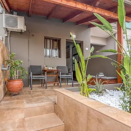 Apartment Modern 2 With A Yard *